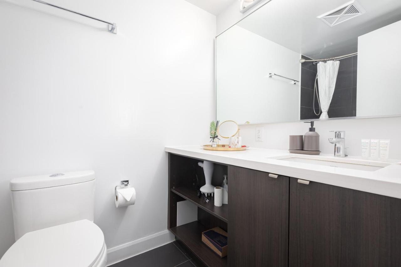 Luxury 2-Bedroom Apartment In Yorkville With The Best City View In Downtown Toronto Exteriér fotografie